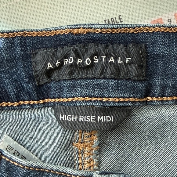 🌵 3 for $20 Aeropostale high rise midi jean short - Picture 3 of 4